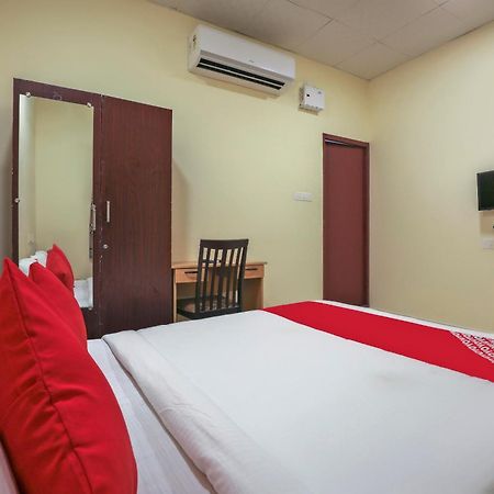 Hotel O Om Sakthi Hotel Pondicherry Exterior foto