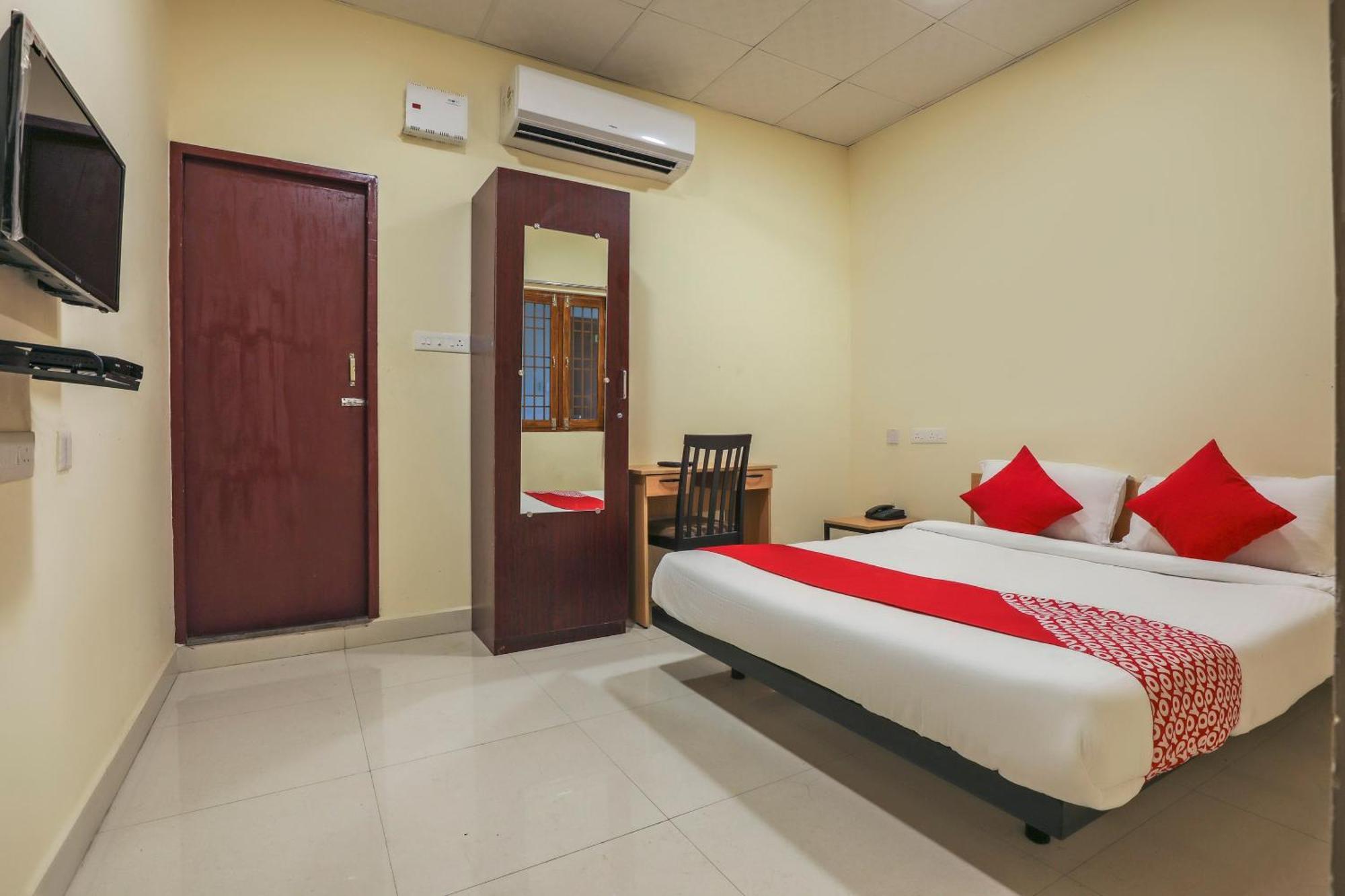 Hotel O Om Sakthi Hotel Pondicherry Exterior foto