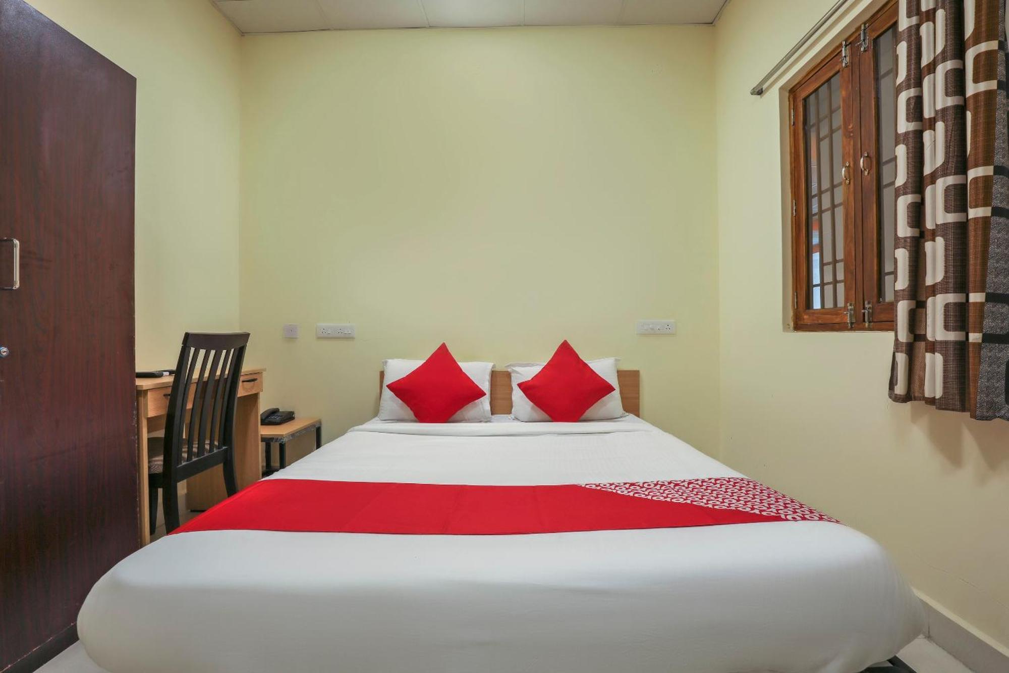 Hotel O Om Sakthi Hotel Pondicherry Exterior foto